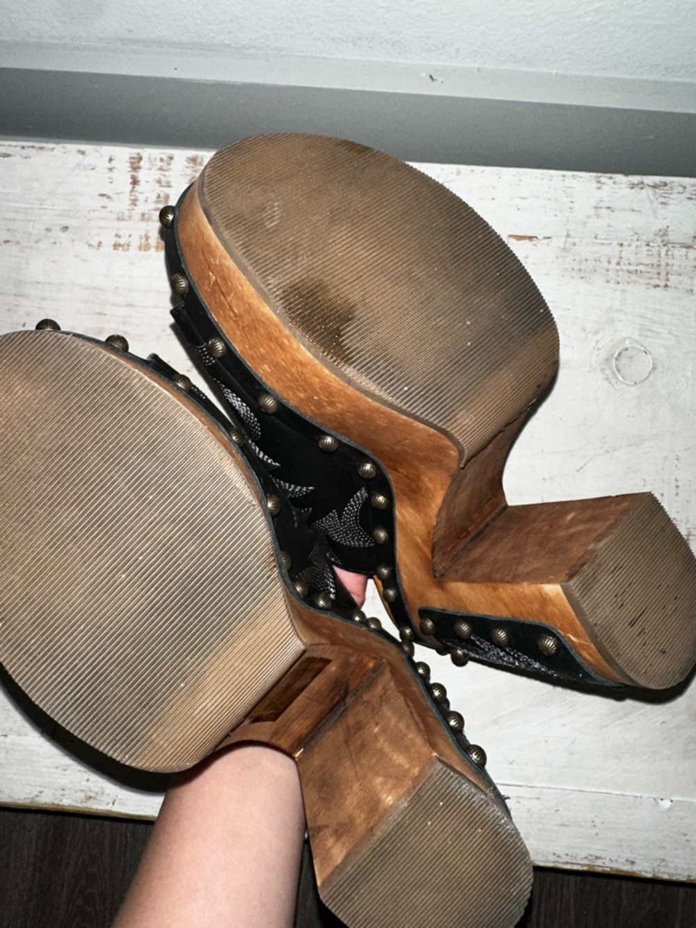 dingo women’s free spirit wooden sandals - Picture 13 of 16